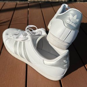 Adidas ladies / women sneakers gently used